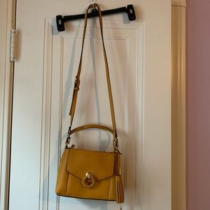 ✨NWT✨ Gianni Bini yellow chiara satchel